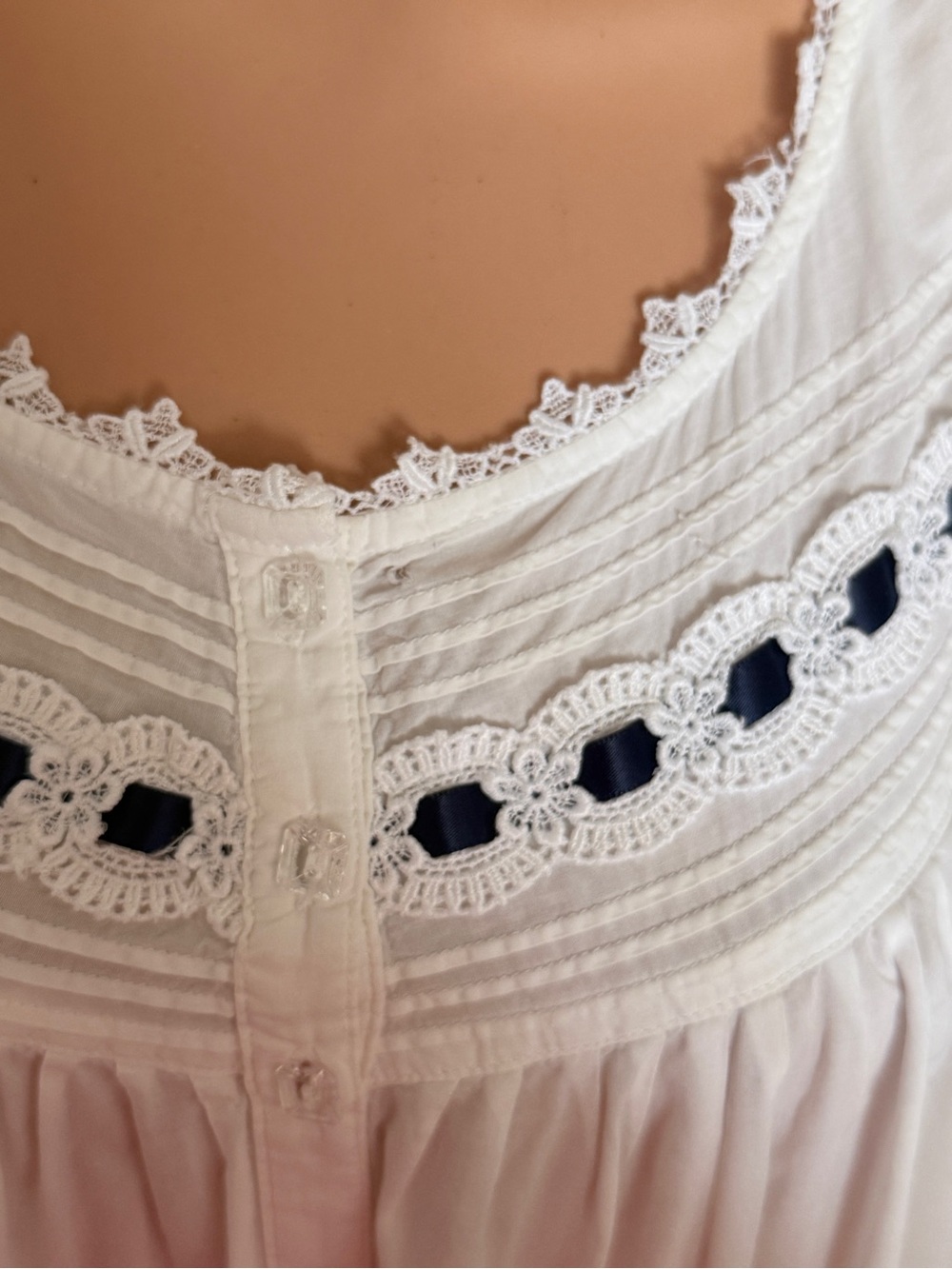 Vtg Eileen West White Cotton Maxi Nightgown Hong Kong Sz M - Picture 6 of 9